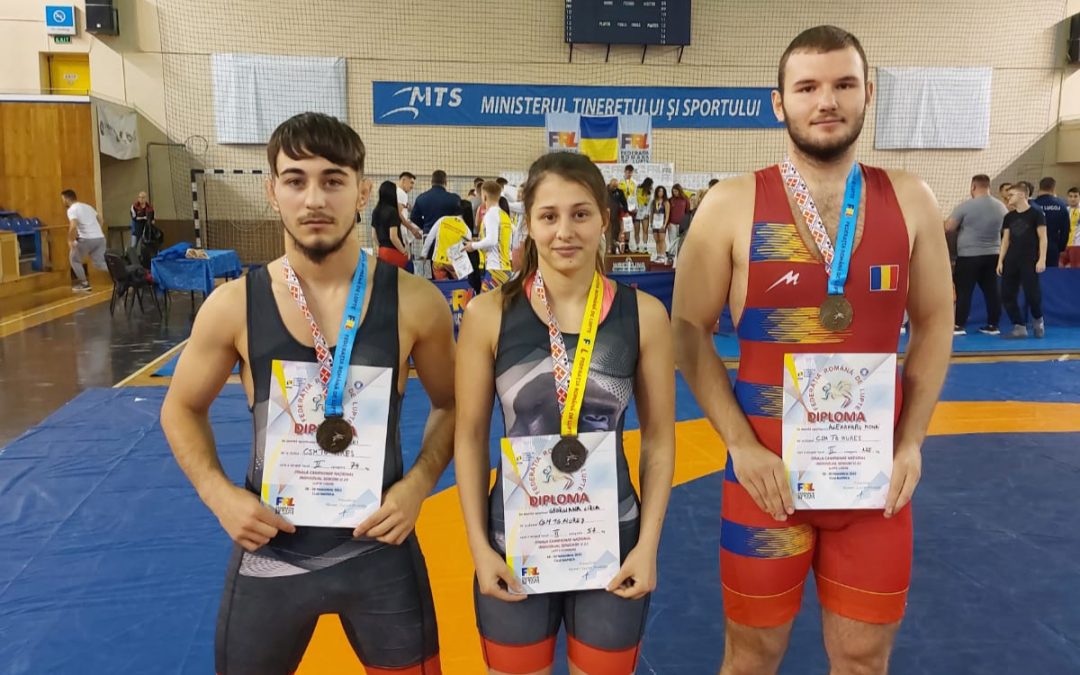 LUPTE: 3 medalii de argint la CN!